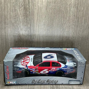 2006 Team Caliber NASCAR #6 Mark Martin Pit Stop Chevy Monte Carlo Diecast 1:24
